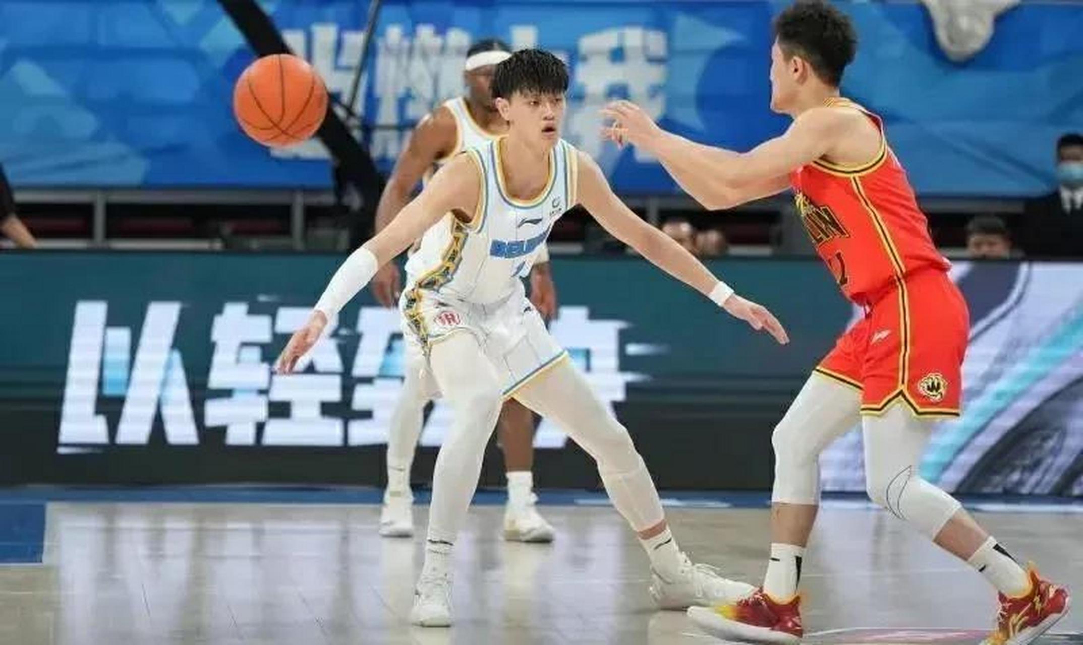 足球世俱杯赛程-首钢男篮主场大胜辽宁队，领先优势扩大的简单介绍
